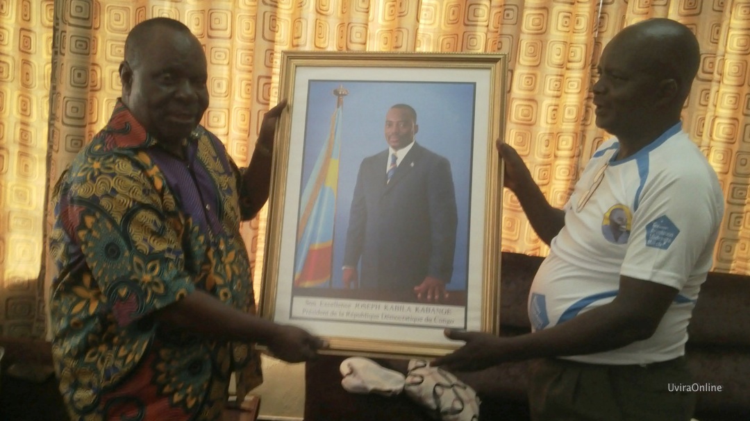 Christophe Katanga Wa Banza (à gauche) et M. Joseph Itambo Misenga secrétaire exécutif fédéral du PPRD/Burundi