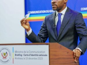 Patrick MUYAYA devant les médias sur le dossier de la carte d'identité en RDC. (photo tiers)