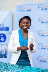 Marguerite Kavira Lauréate du 1 er Prix du concours d'éloquence Interuniversitaire sur la Paix, la Cohésion sociale et les Droits humains.